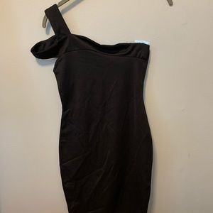 One shoulder black bodycon dress